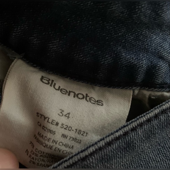 BLUENOTES Women’s Torn Jean Shorts Blue Size 34W - Picture 3 of 6